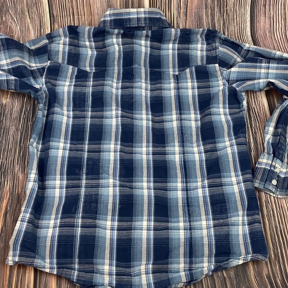 Wrangler Blue Plaid Button Down Shirt- Size Medium - Picture 10 of 15
